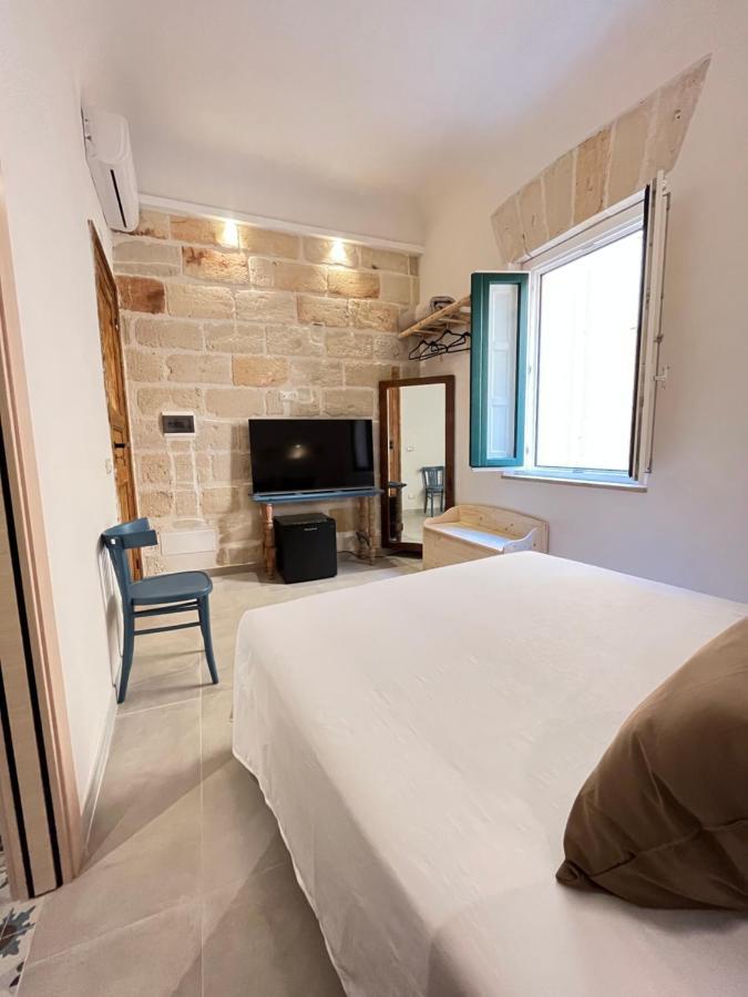 I Mori - Rooms & Apartment Trapani Luaran gambar